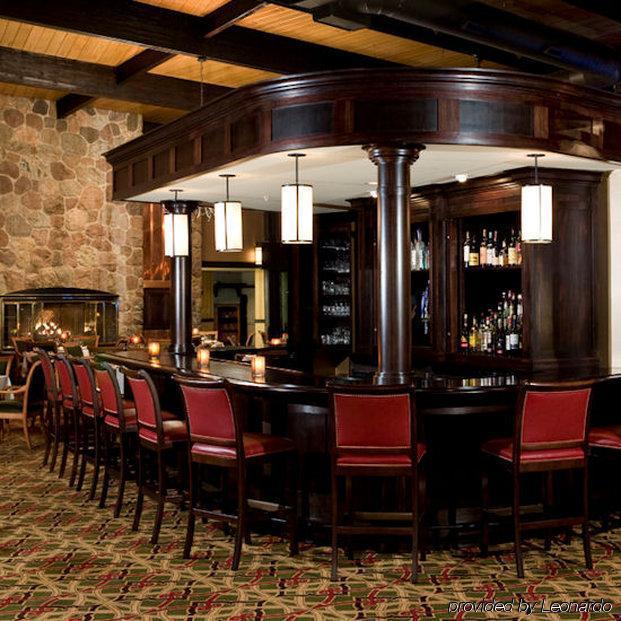 Summit Village Bellaire Restaurant foto