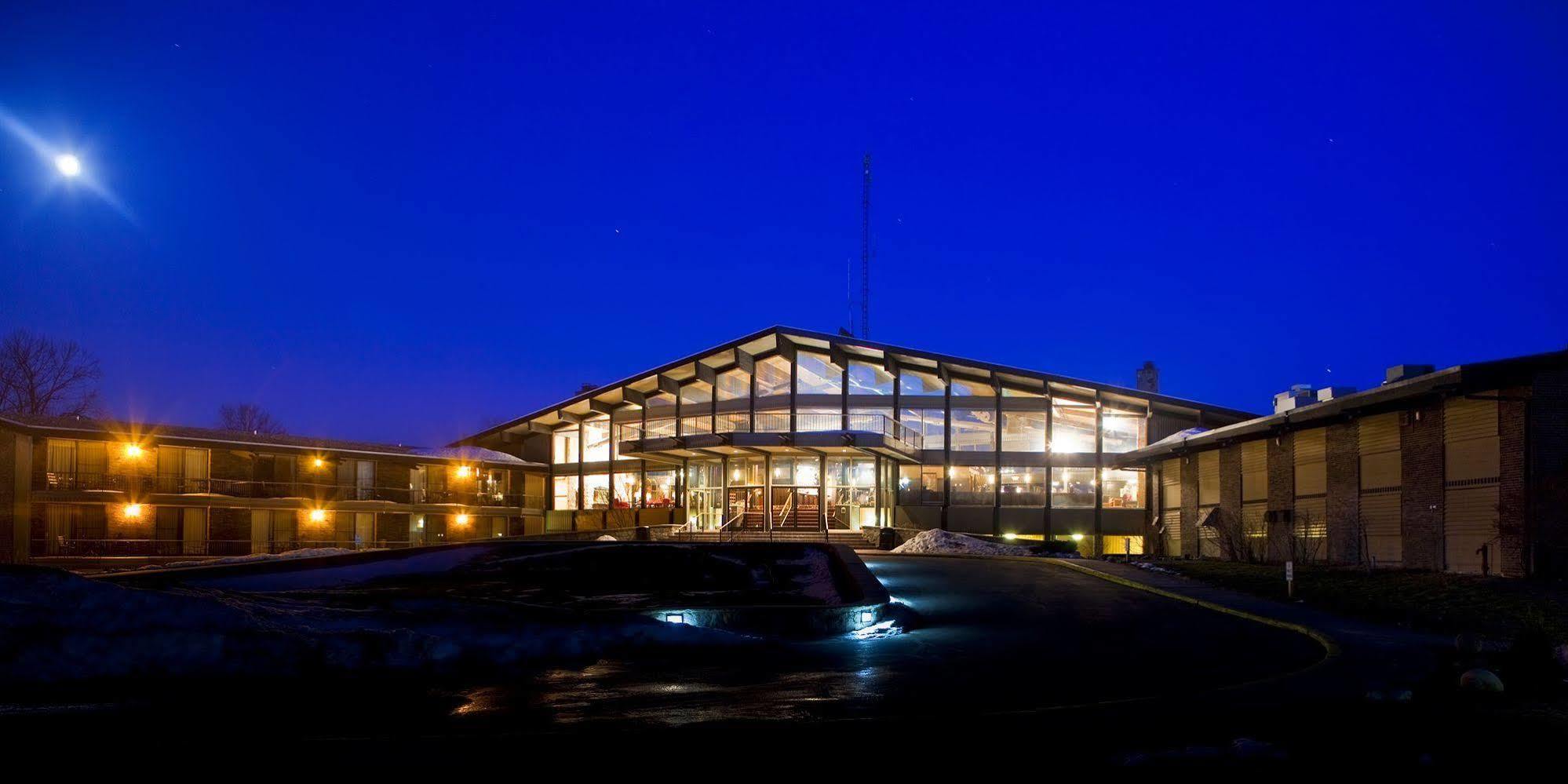 Summit Village Bellaire Exterior foto